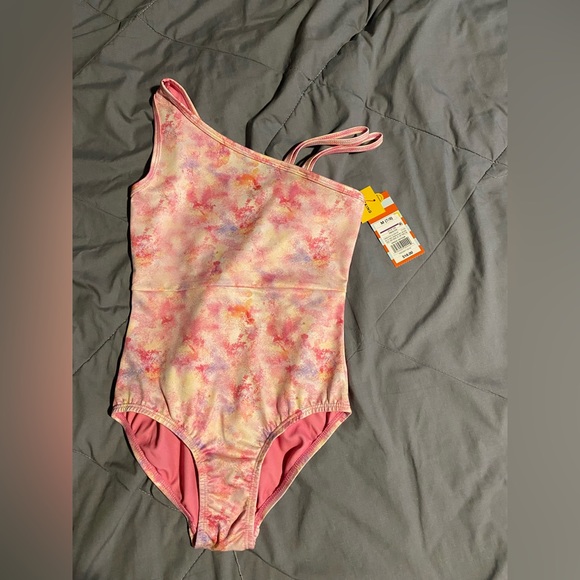 Cat & Jack Other - Cat and Jack half sleeve leotard